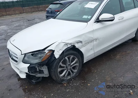2016 Mercedes-Benz C 300 4Matic из США, поврежденный, VIN 55SWF4KB3GU098689